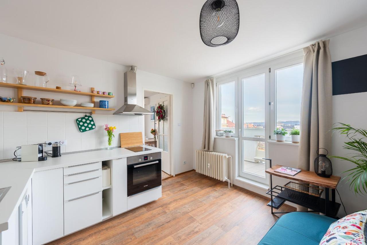 פראג Bright Charming Apt With Terrace, Parking & Airco. מראה חיצוני תמונה