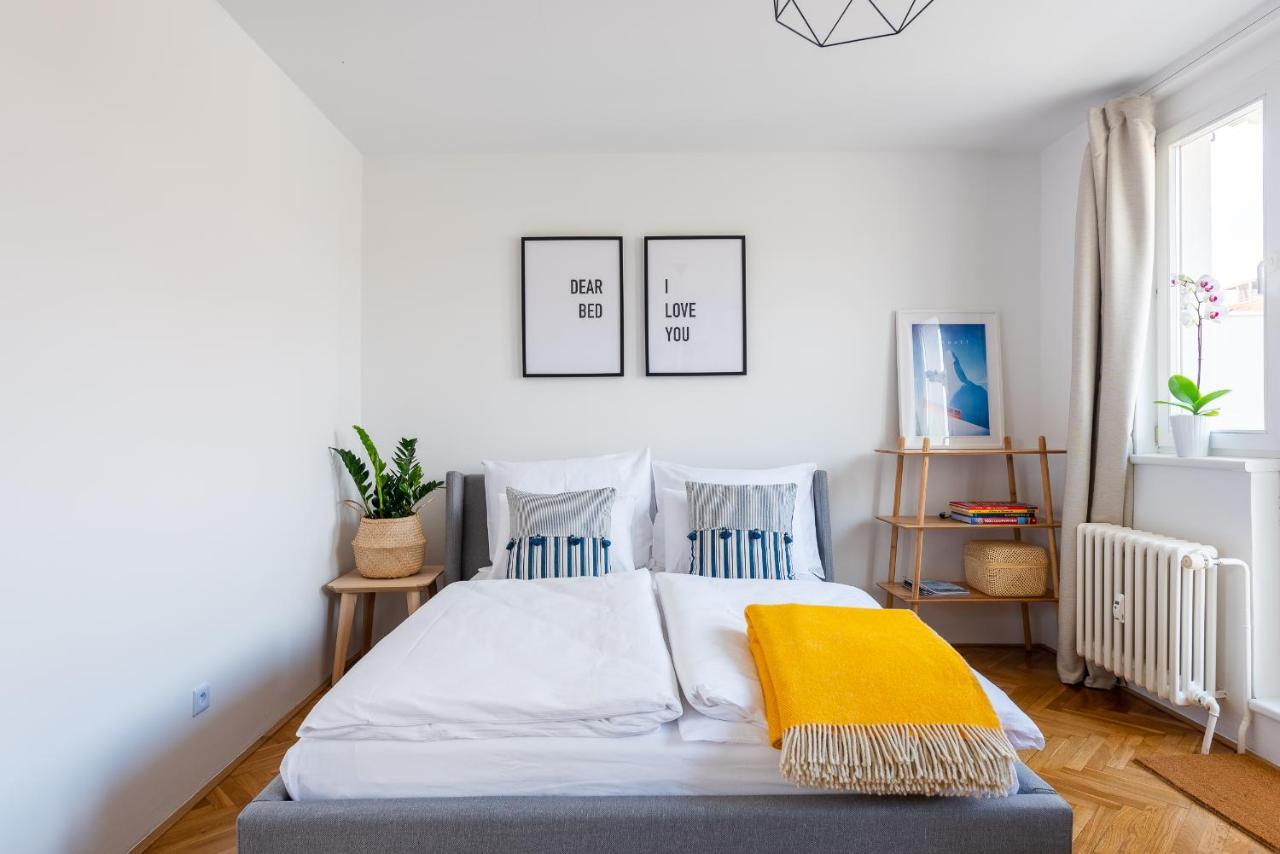 פראג Bright Charming Apt With Terrace, Parking & Airco. מראה חיצוני תמונה