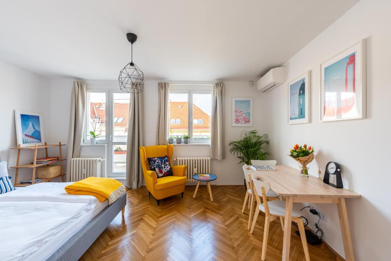 פראג Bright Charming Apt With Terrace, Parking & Airco. מראה חיצוני תמונה